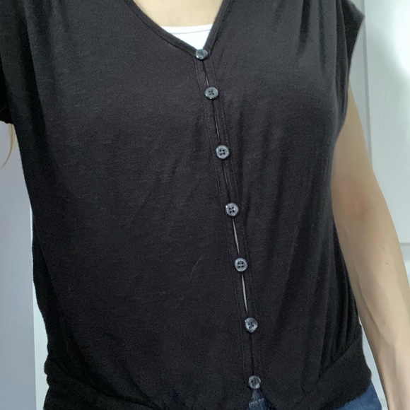 Guess Sleeveless Black Shirt - Picture 6 of 6